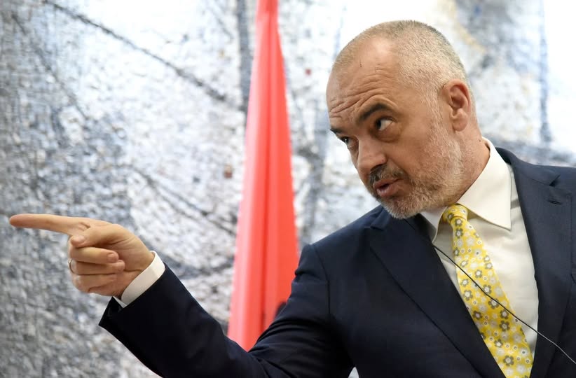 Kryeministri Edi Rama ka reaguar sërish për protestat që po zhvillohen në Tiranë nga qytetarët që janë kundër ndërtimit të resortit në Zvërnec.