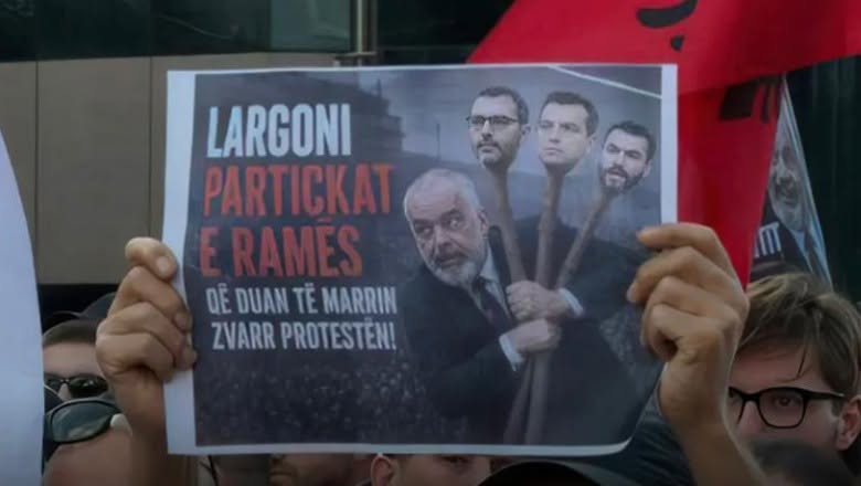 Qori, Shehaj e Lapaj të padëshiruar në tubimin për “Zvërnecin”! Qytetarët: Larg partiçkat e Ramës që duan të marrin zvarrë protestën
