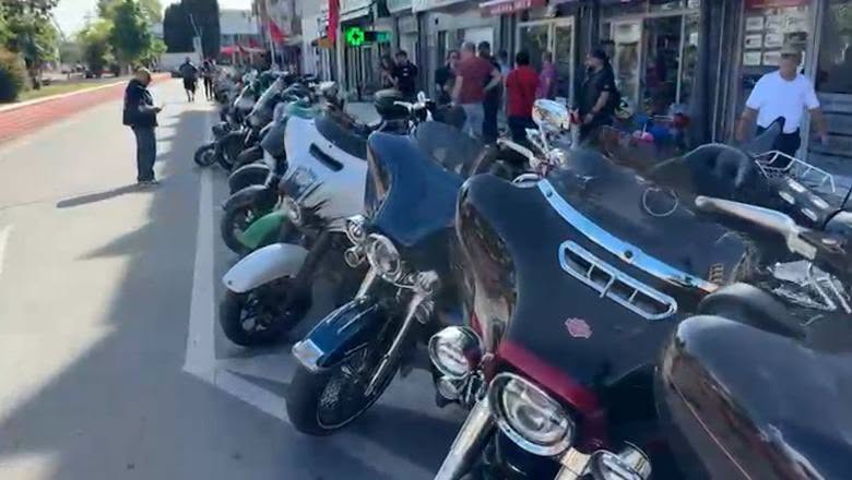 Mbi 2000 motoristë në ‘Moto Fest 5’, Shijaku kthehet në qytetin e motorëve dhe muzikës ‘Rock’ (VIDEO)