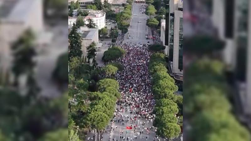 Pse protesta paqësore po e humbet fuqinë?