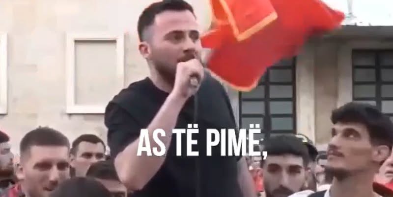 VIDEO/ Ana e errët e protestës “qytetare”: Fyerje seksiste dhe fjalor rruge në prani të fëmijëve