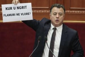 Muli shpik një metodë të re të infiltrimit në protestë