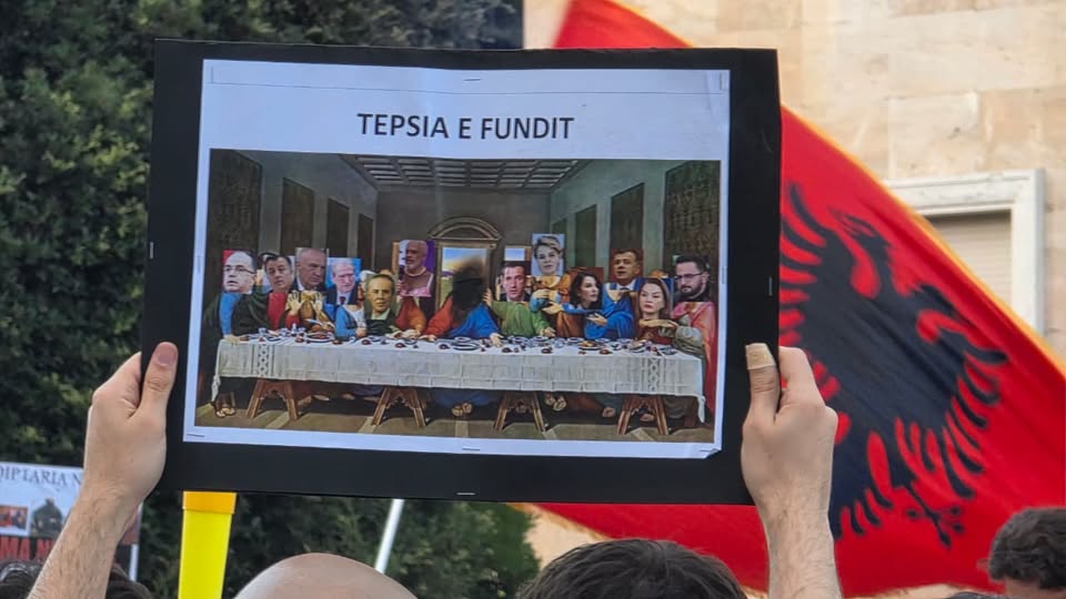 Mos i këshilloni ata që kanë dalë në protestë!