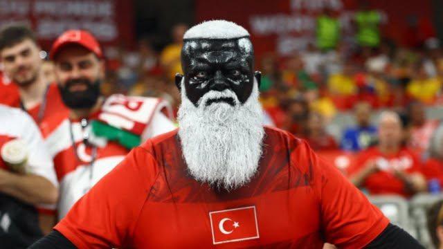 Tifozi më i frikshëm i Botërorit! Turku që “vodhi” shfaqjen pavarësisht humbjes së Kombëtares