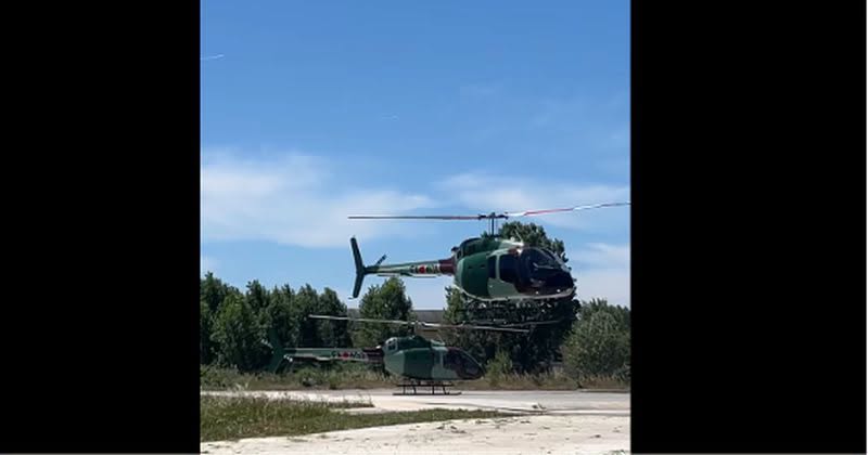 Dy helikopterë ushtarakë i bashkohen Bazës së Forcave Ajrore në Rinas