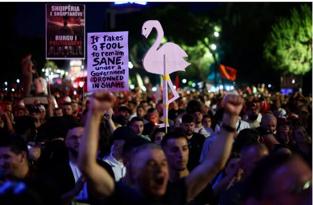 “GB News “: Protestat kundër turizmit po ndikojnë rëndë destinacionin turistik, ndërsa shtohen anulimet e rezervimeve “GB News “: Protestat kundër turizmit po ndikojnë rëndë destinacionin turistik, ndërsa shtohen anulimet e rezervimeve