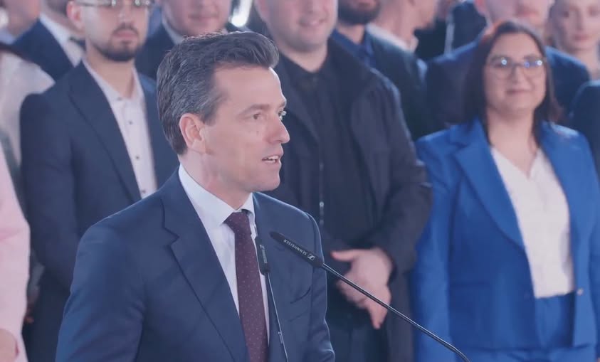 Muli i shqetësuar nga vetëshpallja e Gones kryeministër Muli i shqetësuar nga vetëshpallja e Gones kryeministër