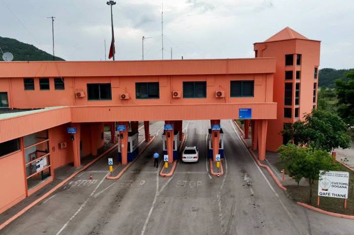 Kontrollet e përbashkëta kufitare, qeveria e Maqedonisë së Veriut miraton sistemin ”One Stop Shop” me Shqipërinë Kontrollet e përbashkëta kufitare, qeveria e Maqedonisë së Veriut miraton sistemin ”One Stop Shop” me Shqipërinë