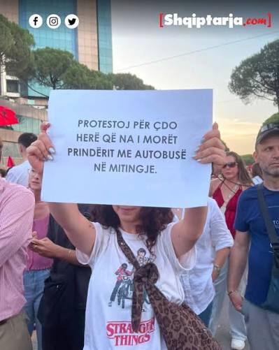 Protesta si stil jetese me qira