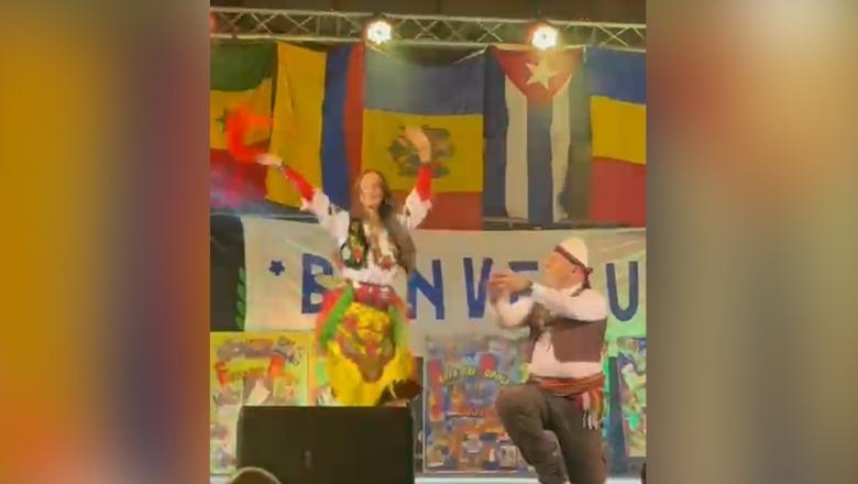 Azgan Haklaj dhe e bija pasqyrojnë ‘shpirtin’ e Tropojës në Sanremo, vallja e tyre mahnit publikun italian