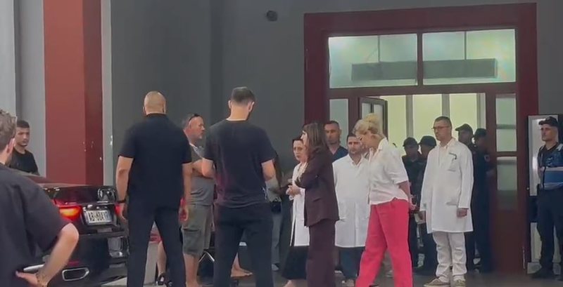 12 të plagosur nga aksidenti, Koçiu viziton të aksidentuarit te Trauma