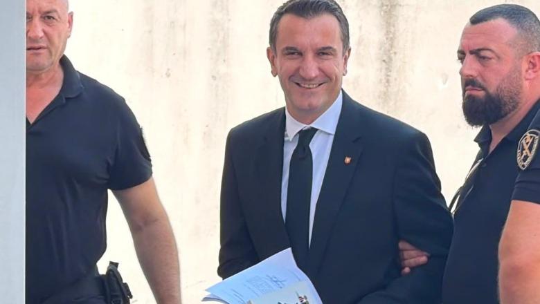Kërkon identifikimin dhe ndjekjen penale të Nesti Angonit, GJKKO do të shqyrtojë kërkesën e Erion Veliajt! Prokuroria e Tiranës nuk e gjeti personazhin anonim Kërkon identifikimin dhe ndjekjen penale të Nesti Angonit, GJKKO do të shqyrtojë kërkesën e Erion Veliajt! Prokuroria e Tiranës nuk e gjeti personazhin anonim