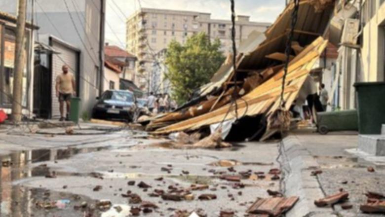 Stuhitë godasin Ballkanin, 11 të lënduar në Maqedoninë e Veriut, miliona euro dëme në Bosnje dhe përmbytje në Kroaci, Kosova në alarm nga moti i keq Stuhitë godasin Ballkanin, 11 të lënduar në Maqedoninë e Veriut, miliona euro dëme në Bosnje dhe përmbytje në Kroaci, Kosova në alarm nga moti i keq