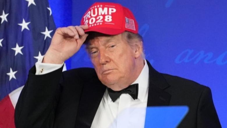 Trump në darkën e korrespondentëve, mes batutave dhe fyerjeve! ‘Ngrin’ sallën: Synimi im është të kandidoj për një mandat të tretë Trump në darkën e korrespondentëve, mes batutave dhe fyerjeve! ‘Ngrin’ sallën: Synimi im është të kandidoj për një mandat të tretë