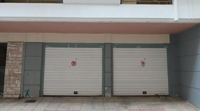 Tragjike në Greqi/ Dy të rinj gjenden të vdekur brenda makinës në garazh: Shkak kondicioneri