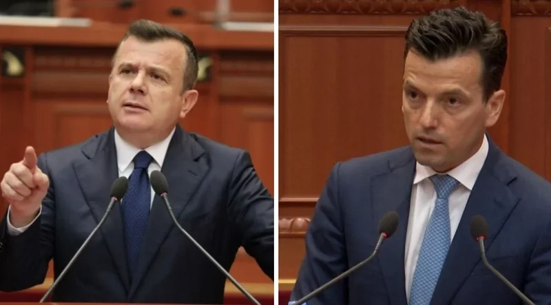 VIDEO / Balla ironizon Agron Shehajn: “E shite apo s’e shite vilën në Itali? Mos na nxjerr Kadastra italiane që e ke ende” VIDEO / Balla ironizon Agron Shehajn: “E shite apo s’e shite vilën në Itali? Mos na nxjerr Kadastra italiane që e ke ende”