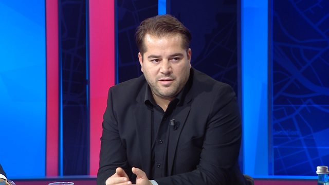 Dhuna si zgjidhje e një proteste paqësore që u prodhua nga dhuna Dhuna si zgjidhje e një proteste paqësore që u prodhua nga dhuna