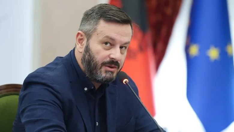 Zbardhja e vendimit të Kushtetueses për Veliajn, avokati Ndreca: U konfirmua mungesa e testit të proporcionalitetit për masën e sigurisë ndaj kryebashkiakut Zbardhja e vendimit të Kushtetueses për Veliajn, avokati Ndreca: U konfirmua mungesa e testit të proporcionalitetit për masën e sigurisë ndaj kryebashkiakut