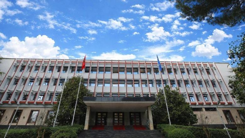 Zelensky tha nga Serbia se nuk e njeh Kosovën, Tirana zyrtare: S’mund të hiqet paralele me Krimen e Ukrainën, janë 2 realitete të ndryshme Zelensky tha nga Serbia se nuk e njeh Kosovën, Tirana zyrtare: S’mund të hiqet paralele me Krimen e Ukrainën, janë 2 realitete të ndryshme