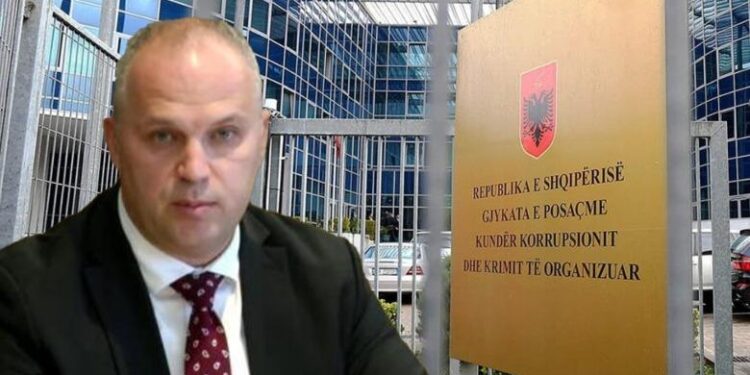 Kryengritje e drejtësisë “së re” kundër shtetit për pagat e veta Kryengritje e drejtësisë “së re” kundër shtetit për pagat e veta