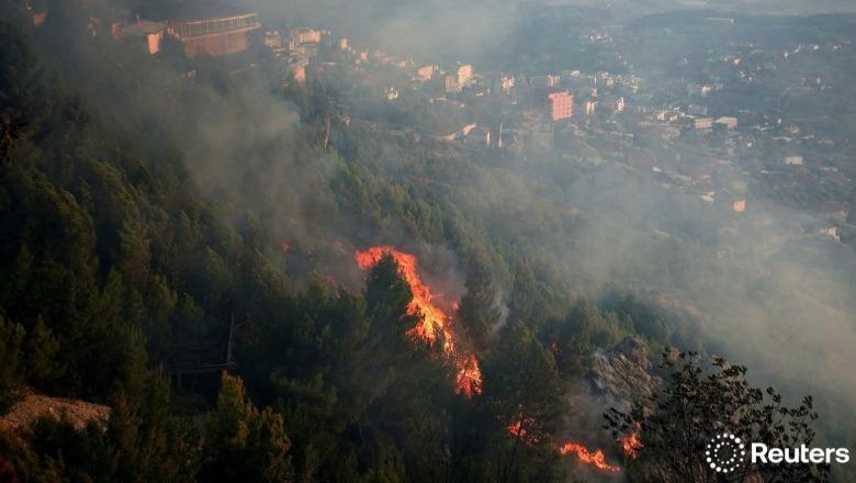 Flakë ‘ferri’ mbi Krujë, evakuohen banorët e pacientët e spitalit! Zjarri vihet në kontroll pas disa orësh, s’ka më rrezik për banesat! Arrestohet autori i zjarrvënies Flakë ‘ferri’ mbi Krujë, evakuohen banorët e pacientët e spitalit! Zjarri vihet në kontroll pas disa orësh, s’ka më rrezik për banesat! Arrestohet autori i zjarrvënies