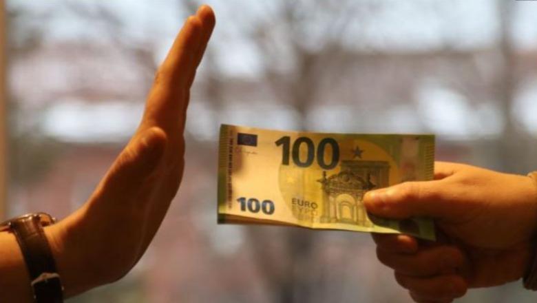 Beteja teknologjike kundër korrupsionit në administratë nuk mund të zëvendësojë betejën politike për reformimin e administratës. Beteja teknologjike kundër korrupsionit në administratë nuk mund të zëvendësojë betejën politike për reformimin e administratës.