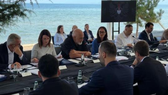 Si do funksionojë “Pasqyrë Albania”, platforma për zgjidhjen e problemeve të qytetarëve?! “Flamingo” mbledh ankesat, radari gjurmon statusin e tyre