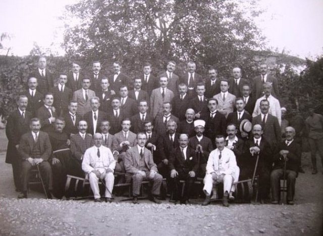 Beteja e Ali Këlcyrës për njohjen e bektashinjve si komunitet fetar më vete në vitin 1923 Beteja e Ali Këlcyrës për njohjen e bektashinjve si komunitet fetar më vete në vitin 1923