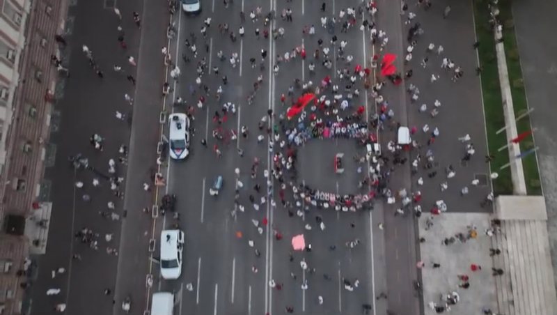 VIDEO/ Në ditën e 62-të të protestës “qëndrestarët” e Rrugës së Lirisë dhe farefisi i Gones, Lapajt dhe Qorrit para Kryeministrisë…do ndryshojnë qeverinë?! VIDEO/ Në ditën e 62-të të protestës “qëndrestarët” e Rrugës së Lirisë dhe farefisi i Gones, Lapajt dhe Qorrit para Kryeministrisë…do ndryshojnë qeverinë?!