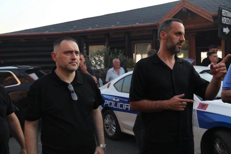 Ministri Lamallari në Krujë: Policia ka arrestuar autorin e zjarrvënies së qëllimshme, vijon operacioni për shuarjen e flakëve Ministri Lamallari në Krujë: Policia ka arrestuar autorin e zjarrvënies së qëllimshme, vijon operacioni për shuarjen e flakëve
