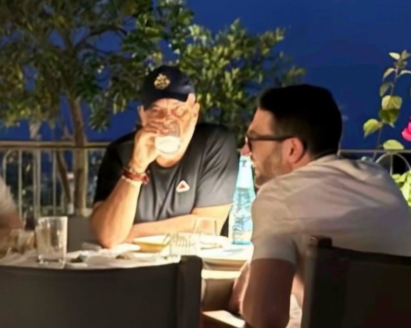 Kryeministri darkë me Alex Soros në Dhërmi, Buzhala: Rama nuk i zgjedh miqtë sipas kampeve të momentit Kryeministri darkë me Alex Soros në Dhërmi, Buzhala: Rama nuk i zgjedh miqtë sipas kampeve të momentit