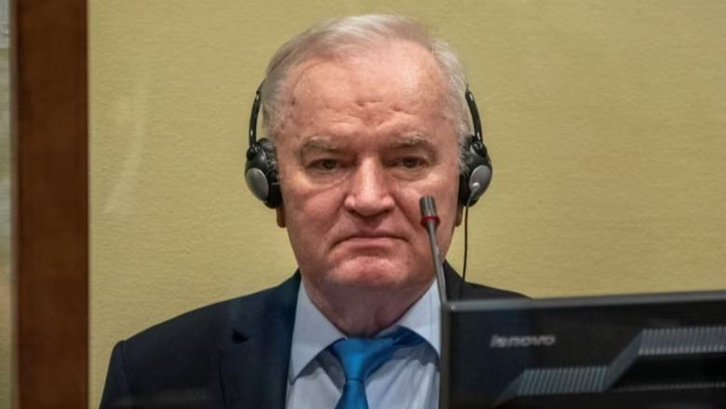 I dënuar me burgim të përjetshëm, vdes prapa hekurave arkitekti i masakrës së Srebrenicës Ratko Mlladiç I dënuar me burgim të përjetshëm, vdes prapa hekurave arkitekti i masakrës së Srebrenicës Ratko Mlladiç