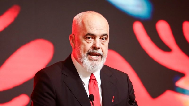 “Djegia e teserave të PS-së, akt i turpshëm”! Rama reagon për kundërshtitë ndaj Reformës Territoriale: Disa deputetë tanët bënë “tribunin e vegjëlisë” pa ditur çfarë thonë “Djegia e teserave të PS-së, akt i turpshëm”! Rama reagon për kundërshtitë ndaj Reformës Territoriale: Disa deputetë tanët bënë “tribunin e vegjëlisë” pa ditur çfarë thonë