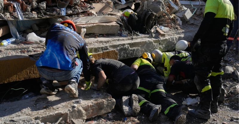 Tërmeti shkatërrimtar në Kolumbi: 254 viktima, 2600 të plagosur dhe rreth 200 të zhdukur Tërmeti shkatërrimtar në Kolumbi: 254 viktima, 2600 të plagosur dhe rreth 200 të zhdukur