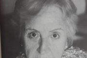 Historia e panjohur e mamasë së deputetit të Berishës Gent Strazimiri, gjermankes Annelise Historia e panjohur e mamasë së deputetit të Berishës Gent Strazimiri, gjermankes Annelise