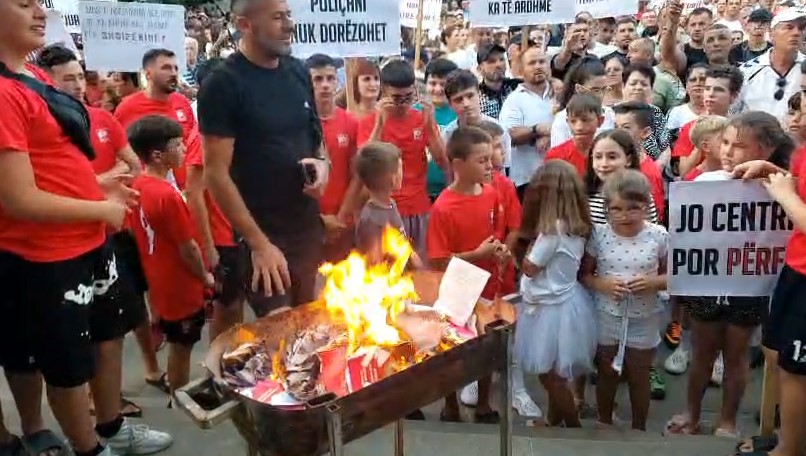 Kryengritja e kryetarëve që s’kanë asnjë kompetencë Kryengritja e kryetarëve që s’kanë asnjë kompetencë