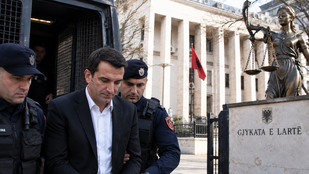 Gjyqtarët që lanë në burg Veliajn të shantazhueshëm nga politika dhe SPAK si të inkriminuar: Valbon Çekrezi i lidhur me krimin e organizuar! Genti Shala fshehu pasurinë, SHBA-BE kërkuan të shkarkohej nga detyra si i korruptuar. Gjyqtarët që lanë në burg Veliajn të shantazhueshëm nga politika dhe SPAK si të inkriminuar: Valbon Çekrezi i lidhur me krimin e organizuar! Genti Shala fshehu pasurinë, SHBA-BE kërkuan të shkarkohej nga detyra si i korruptuar.