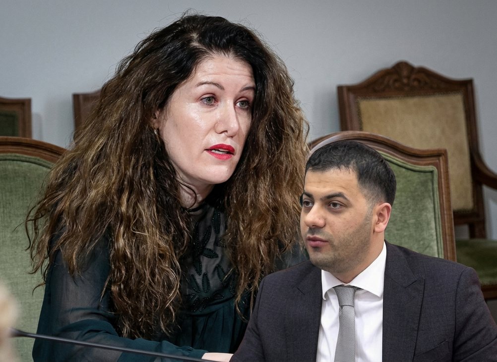 Si shkoi SPAK deri te Vlora Hyseni? Prova që çuan në hetime të reja çuditërisht apo qëllimisht të ruajtura në celularin e Agasit Si shkoi SPAK deri te Vlora Hyseni? Prova që çuan në hetime të reja çuditërisht apo qëllimisht të ruajtura në celularin e Agasit