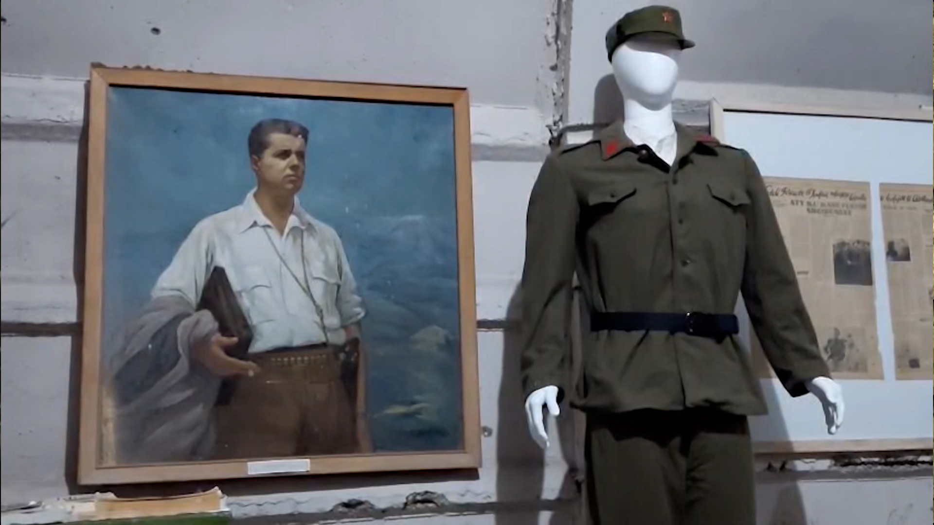 VIDEO/ Në Kalanë e Gjirokastrës… me gjatësi 800 metra dhe 59 dhoma, tuneli antibërthamor ku do “strehohej” byroja e komunizmit VIDEO/ Në Kalanë e Gjirokastrës… me gjatësi 800 metra dhe 59 dhoma, tuneli antibërthamor ku do “strehohej” byroja e komunizmit