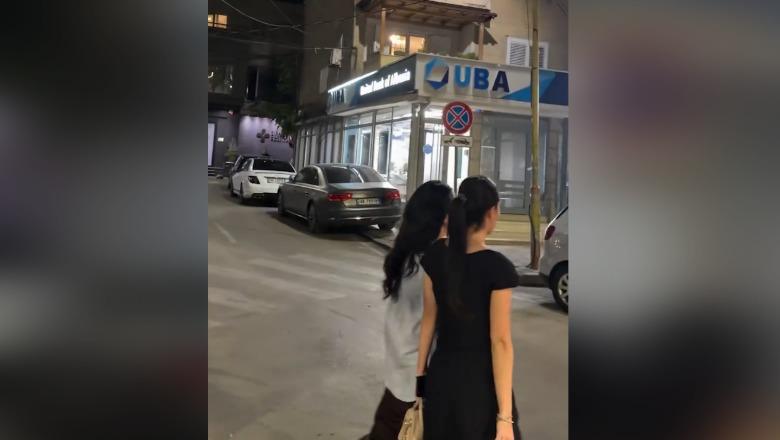 VIDEO/ O hajdute, te cila vilë do shkosh? “Flamingot” vazhdojnë xhirot nëpër Tiranë: I vihen pas Belinda Ballukut, e sulmojnë me fyerje në mes të rrugës VIDEO/ O hajdute, te cila vilë do shkosh? “Flamingot” vazhdojnë xhirot nëpër Tiranë: I vihen pas Belinda Ballukut, e sulmojnë me fyerje në mes të rrugës