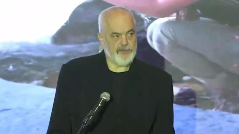 Rama takim me komunitetin shqiptar në New York: Shqipëria e sotme nuk është më vendi që ka nevojë për ndihma! Kemi nisur krijimin e regjistrit Kombëtar të Diasporës Rama takim me komunitetin shqiptar në New York: Shqipëria e sotme nuk është më vendi që ka nevojë për ndihma! Kemi nisur krijimin e regjistrit Kombëtar të Diasporës