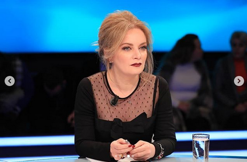 U pretendua se aktivistja u arrestua pas denoncimit të saj! Reagon Iris Luarasi: Lajm i rremë dhe manipulim i shëmtuar, s’ka lidhje fare me mua! U pretendua se aktivistja u arrestua pas denoncimit të saj! Reagon Iris Luarasi: Lajm i rremë dhe manipulim i shëmtuar, s’ka lidhje fare me mua!