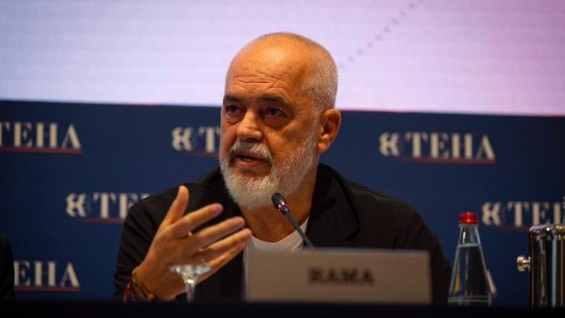 Rama nga Italia: Integrimi gradual, e vetmja mënyrë për të hyrë në BE! S’na duhet vetoja për t’u ulur në tryezë Rama nga Italia: Integrimi gradual, e vetmja mënyrë për të hyrë në BE! S’na duhet vetoja për t’u ulur në tryezë