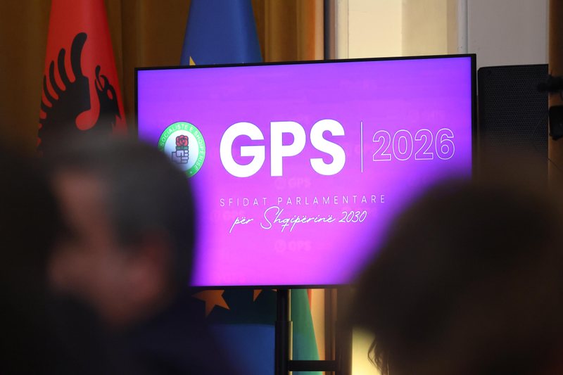 Gratë deputete të PS reagojnë pas incidenteve me Luarasin dhe Gjuzin: Protesta nuk është licencë për të fyer e goditur Gratë deputete të PS reagojnë pas incidenteve me Luarasin dhe Gjuzin: Protesta nuk është licencë për të fyer e goditur