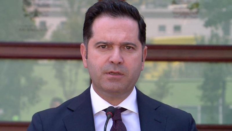 Ministri: Ju tregoj sa u kushton shqiptarëve rriitja e pagave të këtyre “kallëzuesve” gjyqtarë e prokurorë… plot 125 milion euro Ministri: Ju tregoj sa u kushton shqiptarëve rriitja e pagave të këtyre “kallëzuesve” gjyqtarë e prokurorë… plot 125 milion euro