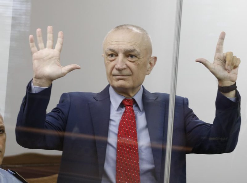Ilir Meta del nga kafazi i qelqtë, Apeli pranon kërkesën që gjyqin ta ndjekë pranë avokatit Ilir Meta del nga kafazi i qelqtë, Apeli pranon kërkesën që gjyqin ta ndjekë pranë avokatit