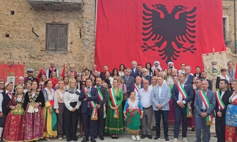 Nga Kalabria në të gjitha trevat shqiptare: Arbëreshët dhe shqiptarët bashkohen në një mesazh për Kosovën