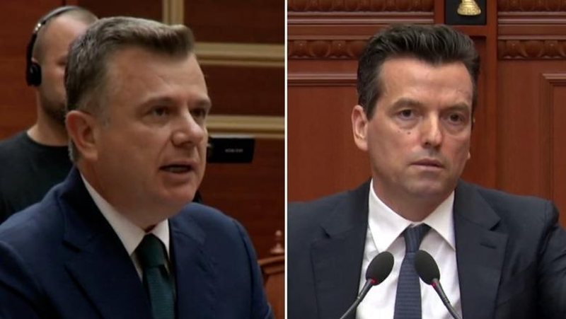 Balla përplaset verbalisht me Shehajn: Je mashtruesi më i madh i “Call Center”-ave! Gone pas këtyre mashtruesve që Policia arrestoi sot, e ke radhën ti Balla përplaset verbalisht me Shehajn: Je mashtruesi më i madh i “Call Center”-ave! Gone pas këtyre mashtruesve që Policia arrestoi sot, e ke radhën ti