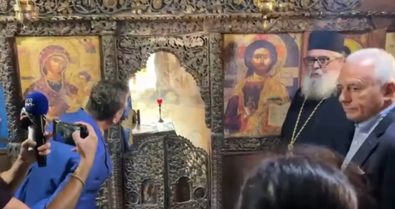VIDEO/ “Në këto ambiente s’mund të bëhet politikë”- Eurodeputetët në Manastirin e Zvërnecit, mesazhi i At Jan Tereziut për ligjvënësit shqiptarë: Ky është vend i Zotit VIDEO/ “Në këto ambiente s’mund të bëhet politikë”- Eurodeputetët në Manastirin e Zvërnecit, mesazhi i At Jan Tereziut për ligjvënësit shqiptarë: Ky është vend i Zotit