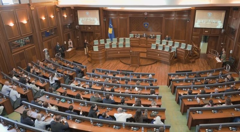 Kuvendi i Kosovës, deklaratë për ish-krerët e UÇK: Kundërshtojmë aktgjykimin e padrejtë! Asnjë votë kundër Kuvendi i Kosovës, deklaratë për ish-krerët e UÇK: Kundërshtojmë aktgjykimin e padrejtë! Asnjë votë kundër